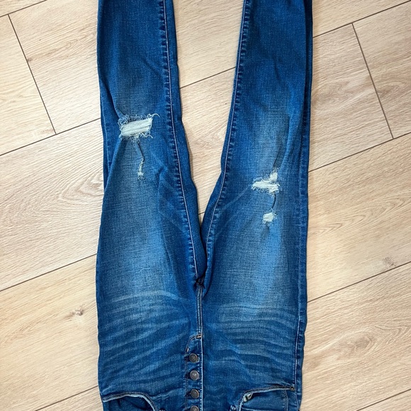 Abercrombie Jeans | Distressed Super Skinny High Rise Ankle Jeans | Medium Wash - Picture 3 of 3